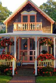Prefab Cabins on Perfect Prefab Cabin Retreats       Tiny Tumbleweed Houses