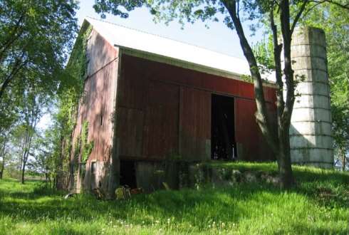 barn home before renovation
