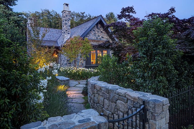 Minimalist Small Stone Cottage for Small Space